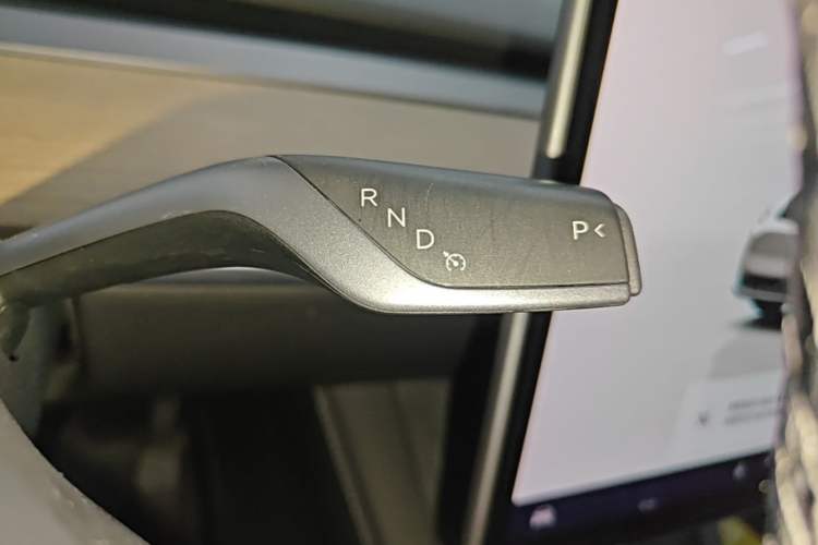 Used Tesla Model Y 2021 Revised Version 2 Long-Range All-Wheel-Drive Edition Gear Lever