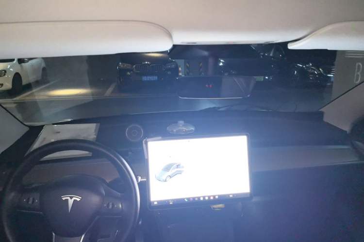 Used Tesla Model Y 2021 Standard Range Rear-Wheel Drive Version Headliner