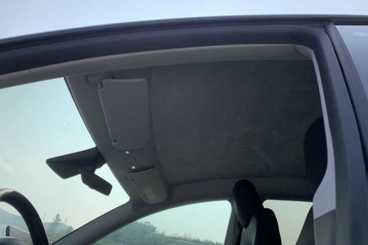 Used Tesla Model Y 2021 Long-Range All-Wheel-Drive Version 3D7 Headliner
