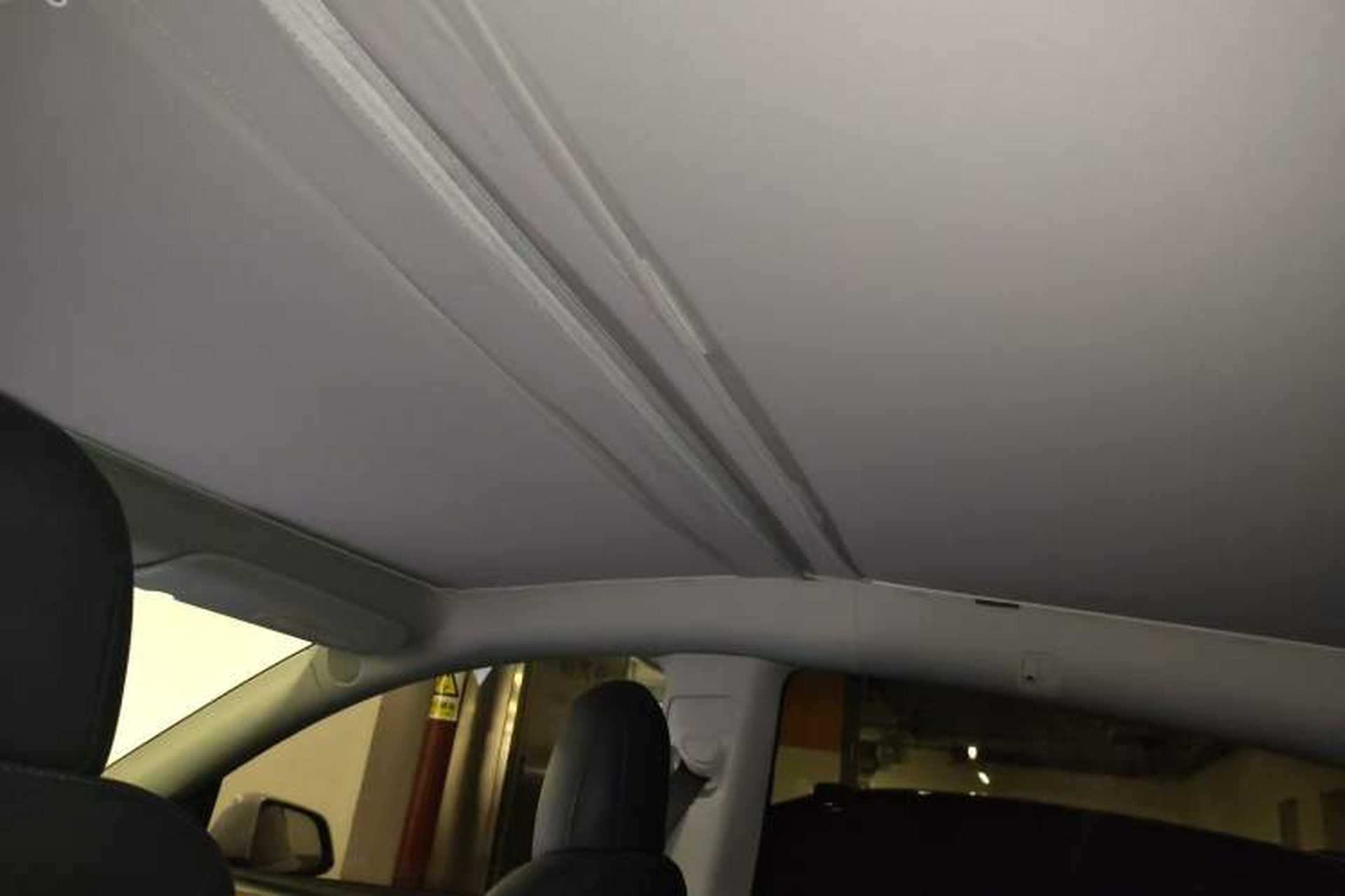 Used Tesla Model Y 2021 Standard Range Rear-Wheel Drive Version Headliner