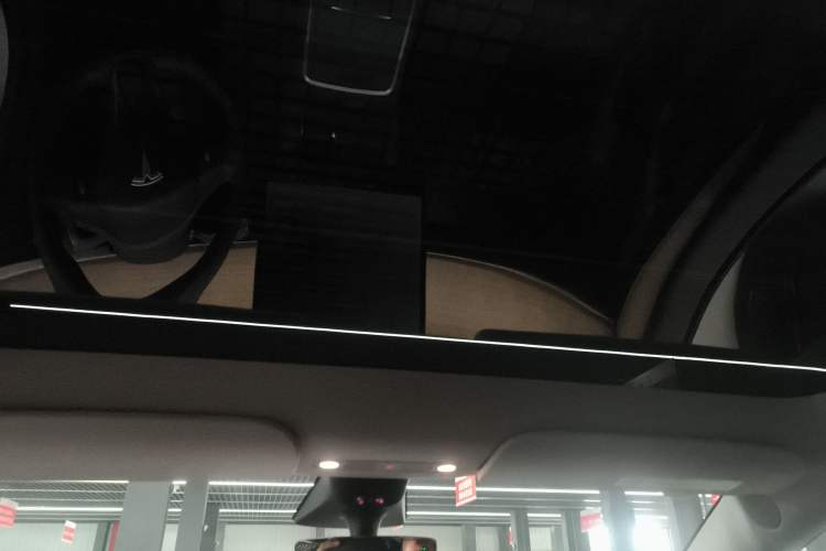 Used Tesla Model Y 2021 Revised Version 2 Long-Range All-Wheel-Drive Edition Headliner