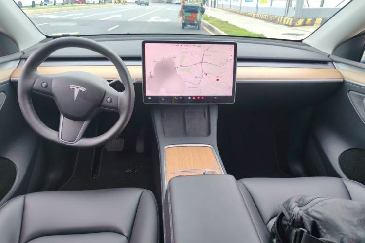 Used Tesla Model Y 2021 Standard Range Rear-Wheel Drive Version Interior 1