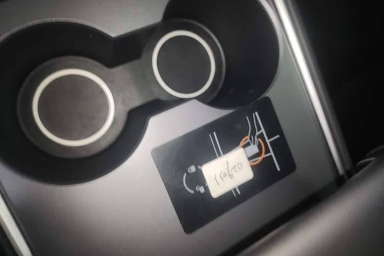 Used Tesla Model Y 2021 Long-Range All-Wheel-Drive Version 3D7 Interior 1