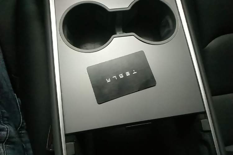 Used Tesla Model Y 2021 Long-Range All-Wheel-Drive Version Interior 1