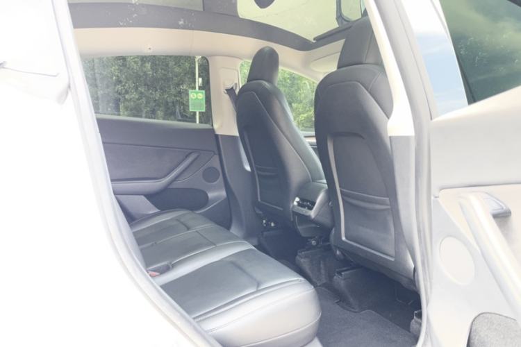 Used Tesla Model Y 2021 Standard Range Rear-Wheel Drive Version Interior 1