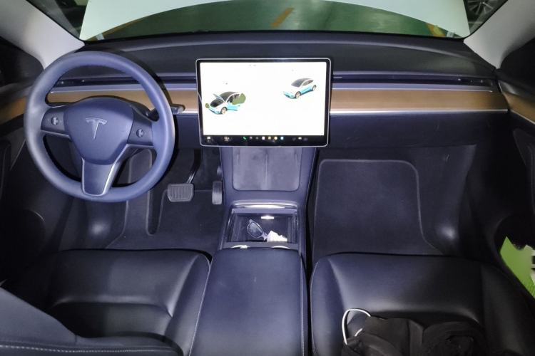 Used Tesla Model Y 2021 Standard Range Rear-Wheel Drive Version Interior 2