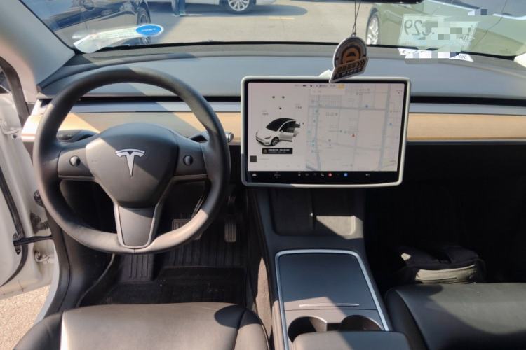 Used Tesla Model Y 2021 Standard Range Rear-Wheel Drive Version Interior 2