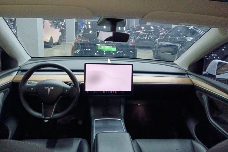 Used Tesla Model Y 2021 Standard Range Rear-Wheel Drive Version Interior 2