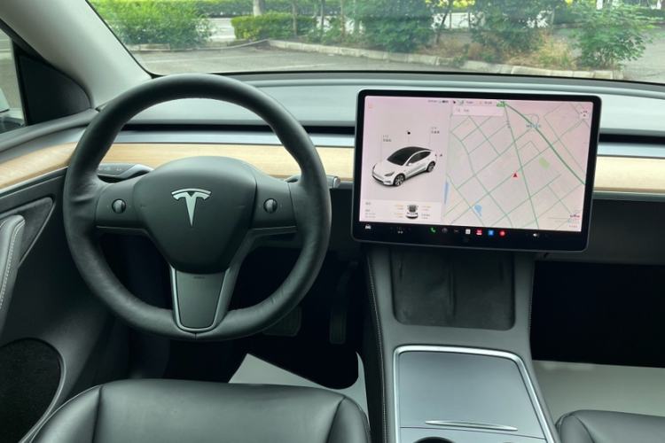 Used Tesla Model Y 2021 Long-Range All-Wheel-Drive Version Interior 2