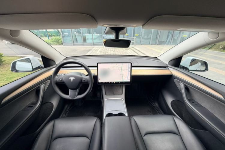 Used Tesla Model Y 2021 Standard Range Rear-Wheel Drive Version Interior 2