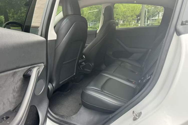 Used Tesla Model Y 2021 Long-Range All-Wheel-Drive Version 3D7 Interior 3