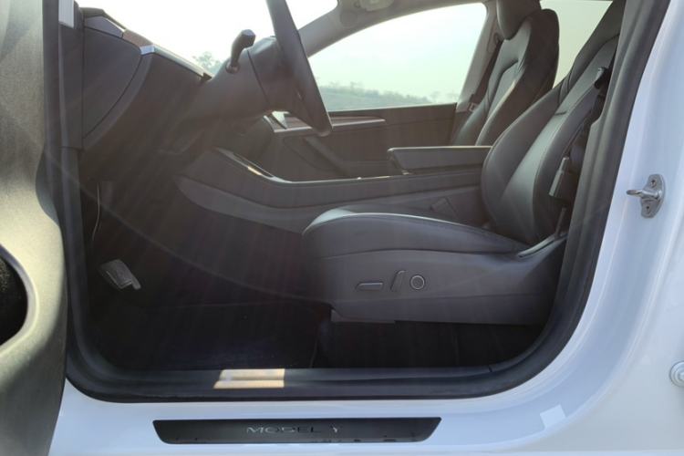 Used Tesla Model Y 2021 Long-Range All-Wheel-Drive Version 3D7 Interior 3
