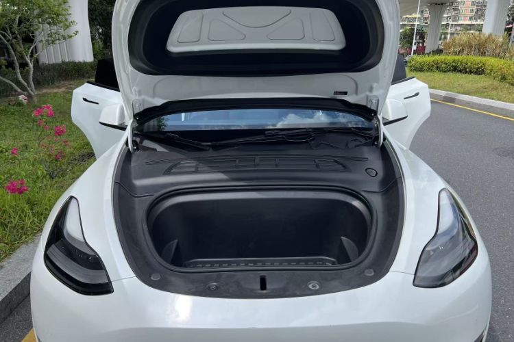 Used Tesla Model Y 2021 Long-Range All-Wheel-Drive Version 3D7 Interior 3