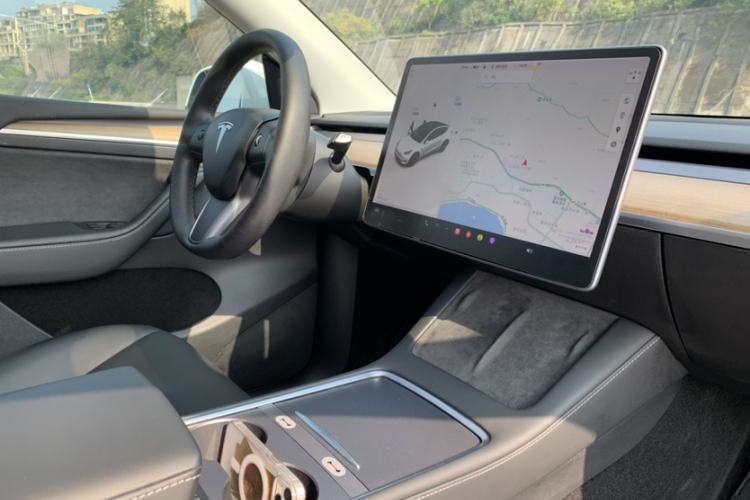 Used Tesla Model Y 2021 Long-Range All-Wheel-Drive Version 3D7 Interior 4