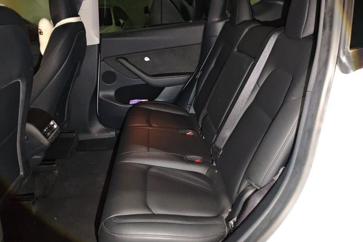 Used Tesla Model Y 2021 Long-Range All-Wheel-Drive Version Interior 4