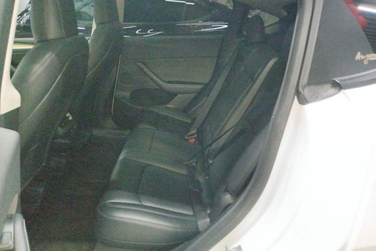 Used Tesla Model Y 2021 Standard Range Rear-Wheel Drive Version Interior 4