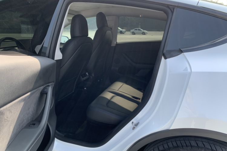 Used Tesla Model Y 2021 Long-Range All-Wheel-Drive Version 3D7 Interior 5