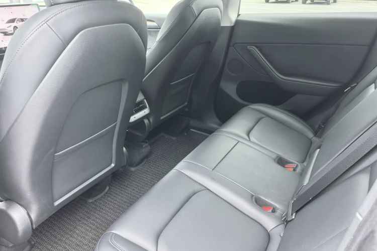 Used Tesla Model Y 2021 Revised Version 2 Long-Range All-Wheel-Drive Edition Interior 5
