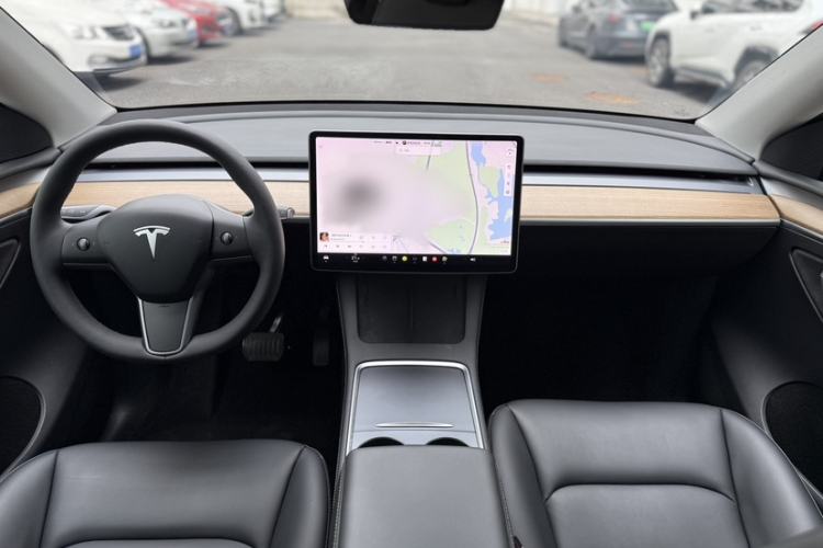 Used Tesla Model Y 2021 Long-Range All-Wheel-Drive Version Interior 5