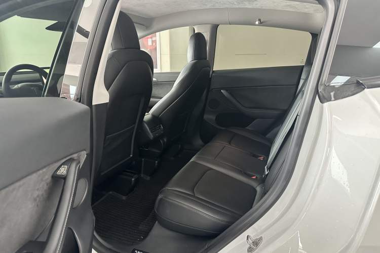 Used Tesla Model Y 2021 Performance High-Performance All-Wheel-Drive Version Interior 6
