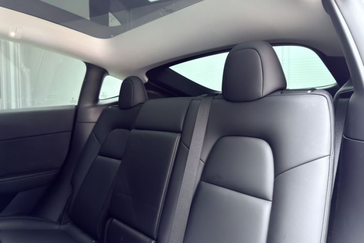 Used Tesla Model Y 2021 Long-Range All-Wheel-Drive Version 3D7 Interior 7