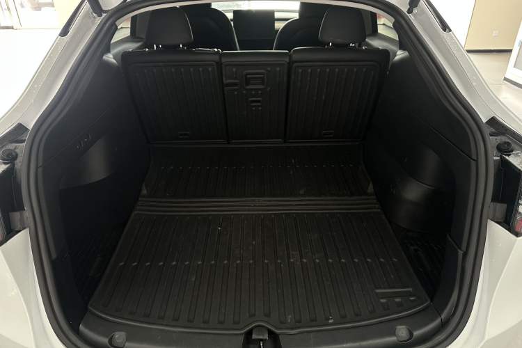 Used Tesla Model Y 2021 Performance High-Performance All-Wheel-Drive Version Interior 8