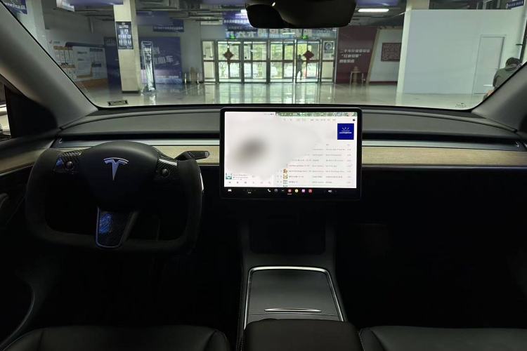 Used Tesla Model Y 2021 Long-Range All-Wheel-Drive Version Interior 9