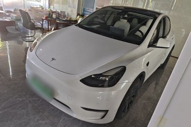 Used Tesla Model Y 2021 Long-Range All-Wheel-Drive Version