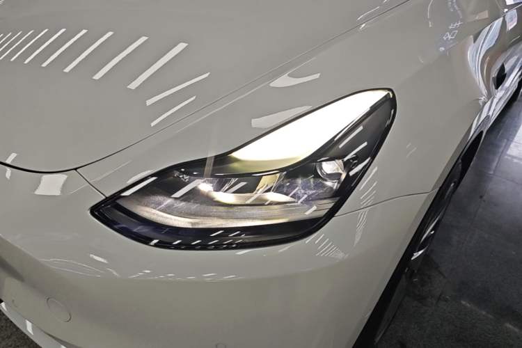 Used Tesla Model Y 2021 Long-Range All-Wheel-Drive Version Left Front Headlight