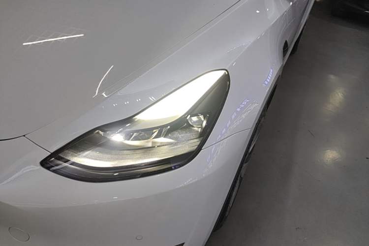 Used Tesla Model Y 2021 Standard Range Rear-Wheel Drive Version Left Front Headlight
