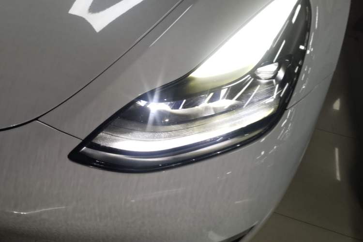 Used Tesla Model Y 2021 Long-Range All-Wheel-Drive Version Left Front Headlight