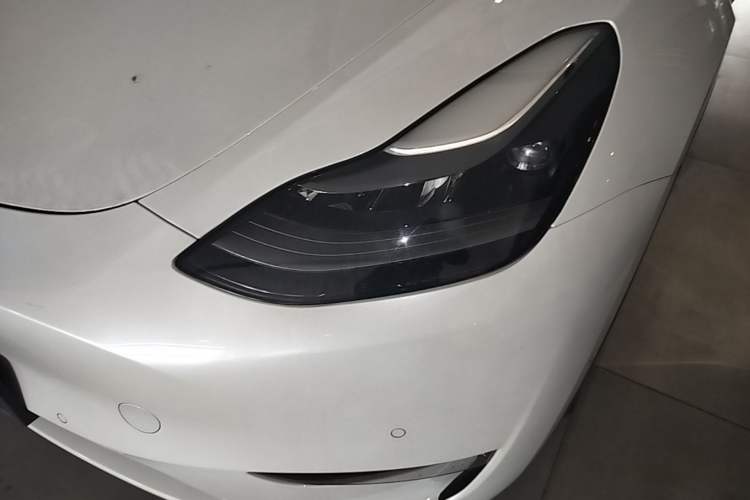 Used Tesla Model Y 2021 Long-Range All-Wheel-Drive Version Left Front Headlight