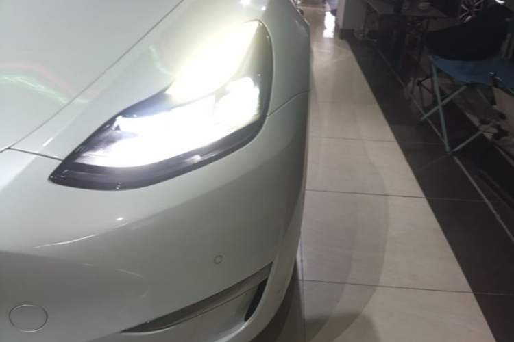 Used Tesla Model Y 2021 Standard Range Rear-Wheel Drive Version Left Front Headlight