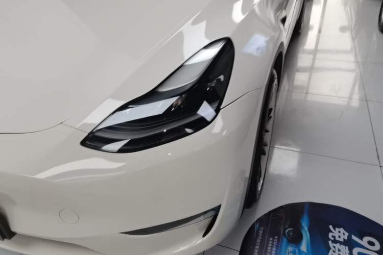 Used Tesla Model Y 2021 Standard Range Rear-Wheel Drive Version Left Front Headlight