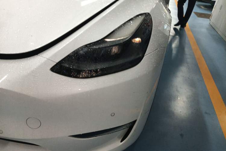 Used Tesla Model Y 2021 Long-Range All-Wheel-Drive Version Left Front Headlight