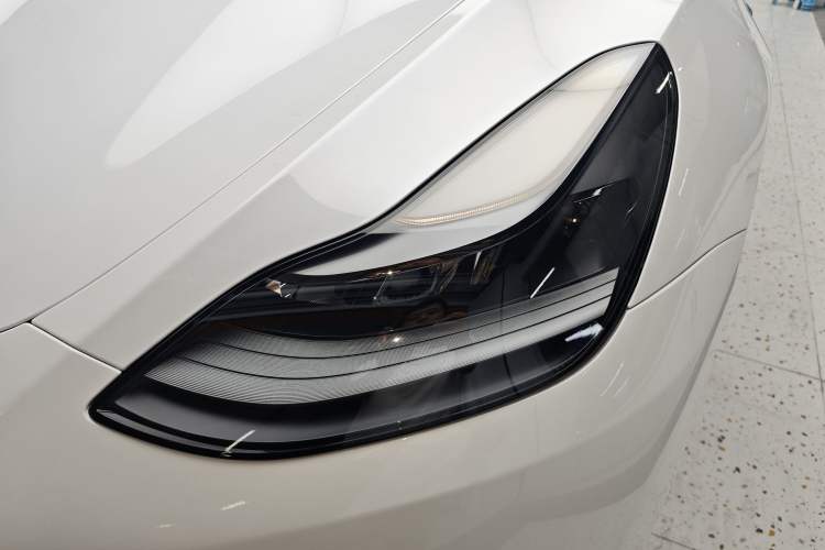 Used Tesla Model Y 2021 Standard Range Rear-Wheel Drive Version Left Front Headlight