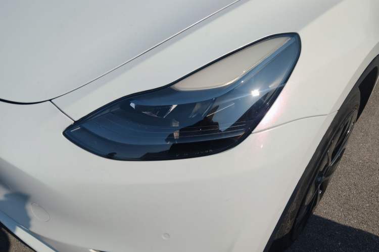 Used Tesla Model Y 2021 Standard Range Rear-Wheel Drive Version Left Front Headlight