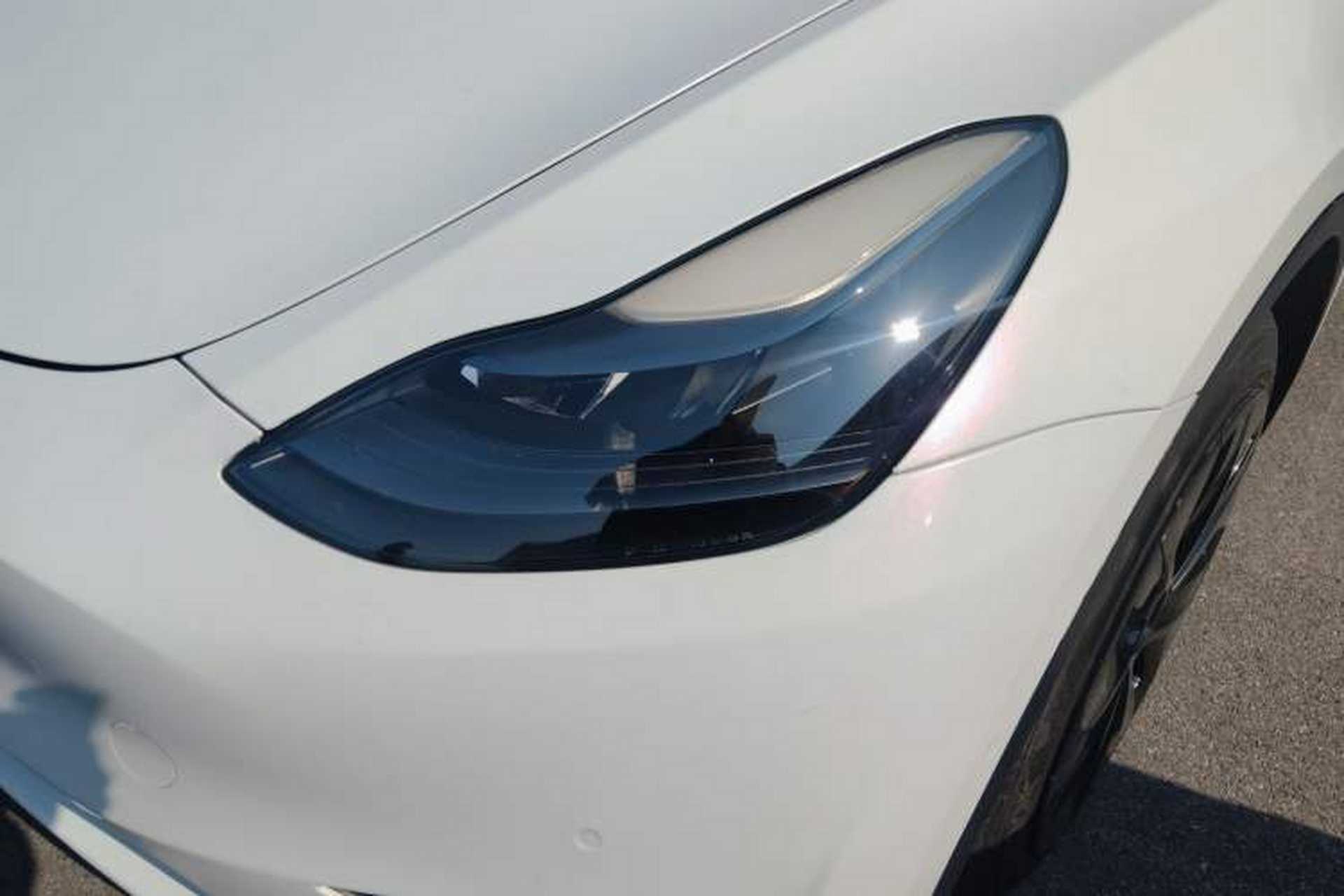 Used Tesla Model Y 2021 Standard Range Rear-Wheel Drive Version Left Front Headlight