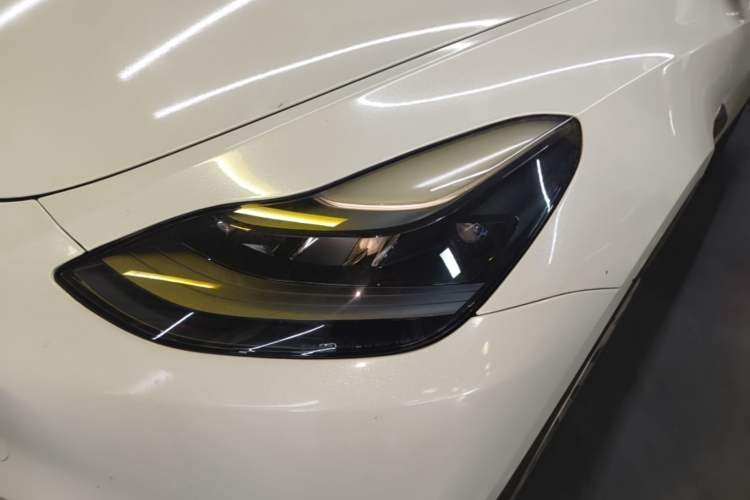 Used Tesla Model Y 2021 Standard Range Rear-Wheel Drive Version Left Front Headlight