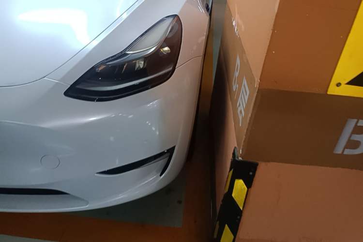 Used Tesla Model Y 2021 Standard Range Rear-Wheel Drive Version Left Front Headlight