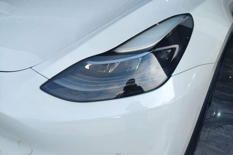 Used Tesla Model Y 2021 Long-Range All-Wheel-Drive Version 3D7 Left Front Headlight