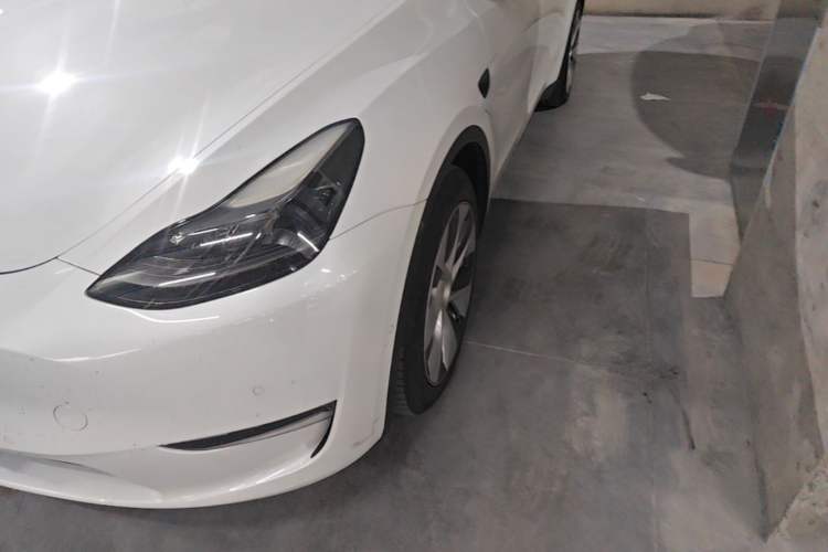 Used Tesla Model Y 2021 Standard Range Rear-Wheel Drive Version Left Front Headlight