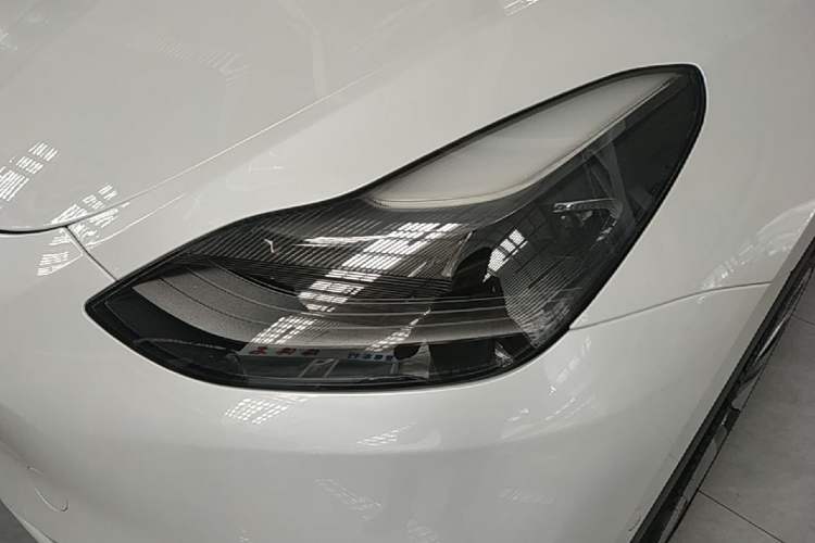 Used Tesla Model Y 2021 Long-Range All-Wheel-Drive Version Left Front Headlight