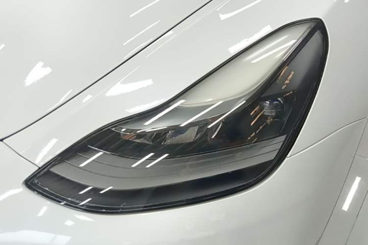Used Tesla Model Y 2021 Standard Range Rear-Wheel Drive Version Left Front Headlight