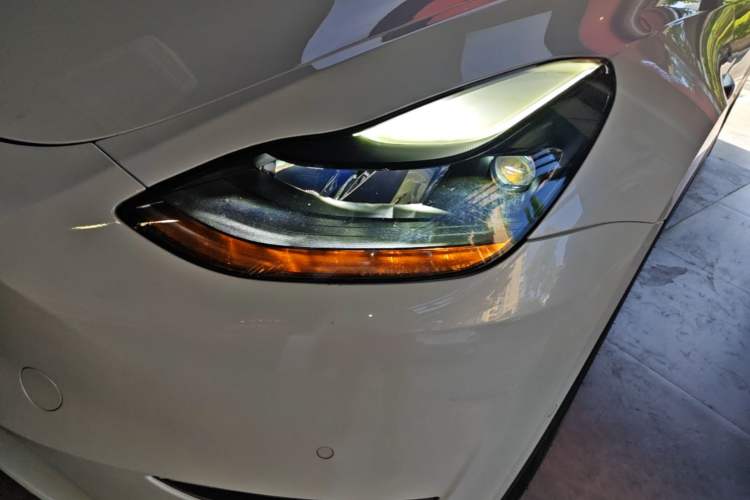 Used Tesla Model Y 2021 Standard Range Rear-Wheel Drive Version Left Front Headlight