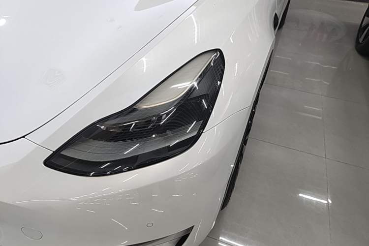 Used Tesla Model Y 2021 Long-Range All-Wheel-Drive Version Left Front Headlight