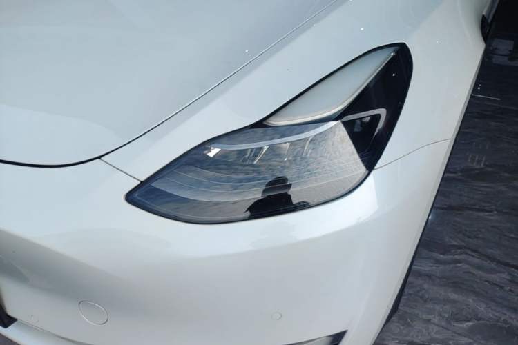 Used Tesla Model Y 2021 Long-Range All-Wheel-Drive Version Left Front Headlight