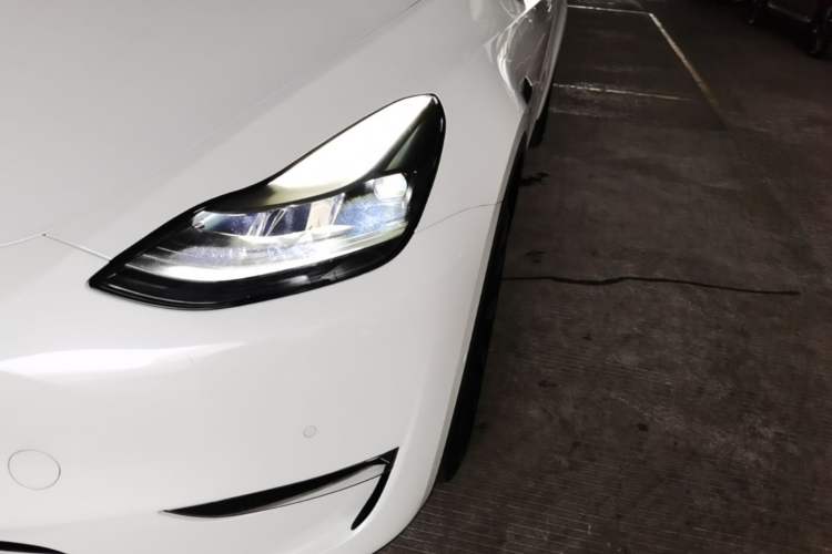 Used Tesla Model Y 2021 Standard Range Rear-Wheel Drive Version Left Front Headlight