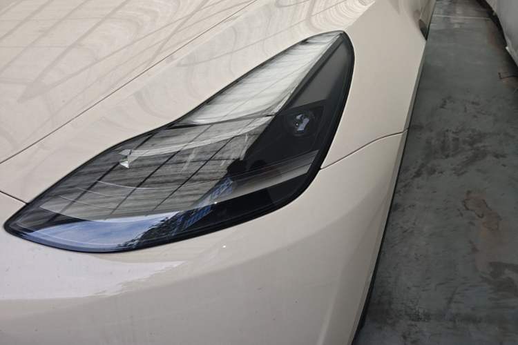 Used Tesla Model Y 2021 Long-Range All-Wheel-Drive Version Left Front Headlight