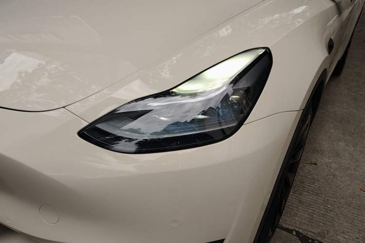 Used Tesla Model Y 2021 Long-Range All-Wheel-Drive Version Left Front Headlight